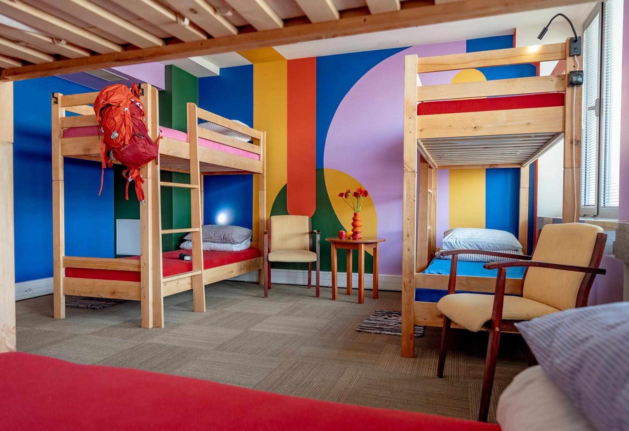 Familienzimmer mit Gemeinschaftsbad